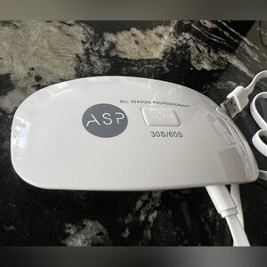 travel LED curing lamp for nails / manicures